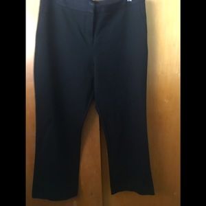 Black Capri Pants Women’s Medium.